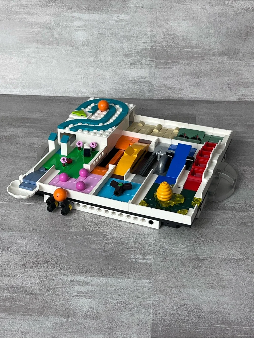 Lego layouts compact pieces
